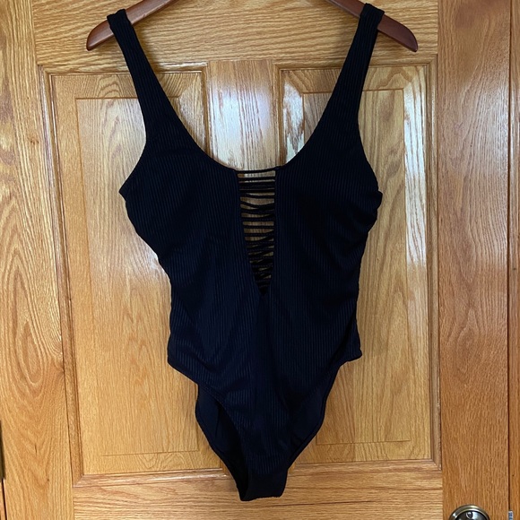 YMI Black One Piece Tank Swimsuit w/front & back cutouts - Size L Large NWT - Picture 2 of 10